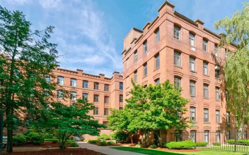 Stockbridge Ventures has acquired Stockbridge Court apartments in Springfield, MA from The Dolben Company for $42.6 million.