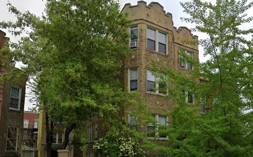 Quantum Real Estate Advisors has brokered the sale of a 10-unit Chicago multifamily building that attracted an offer within a day of being listed for sale