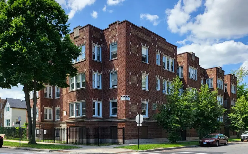 Inland Real Estate Commercial Brokerage closed the sale of a multifamily property located at 7400-7600 S. Phillips Ave. in Chicago’s South Shore neighborhood