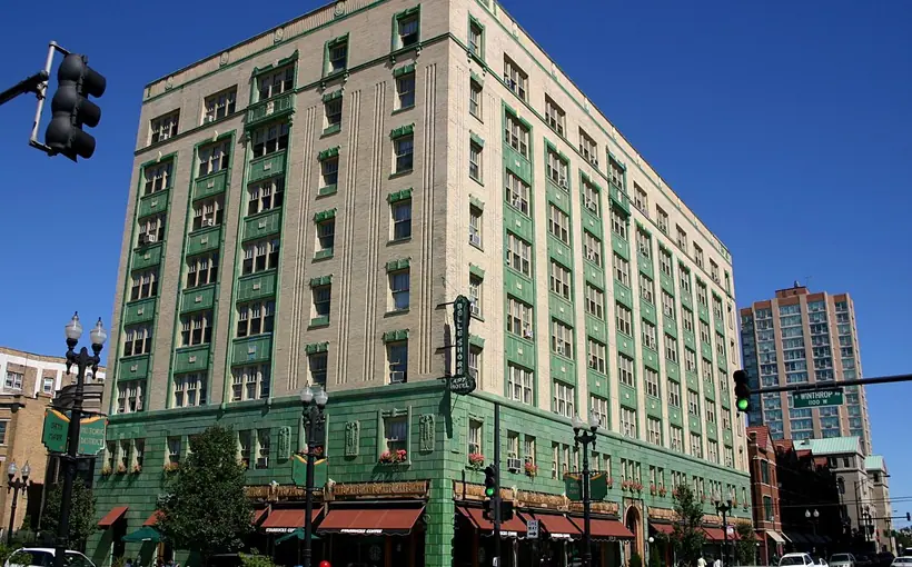Standard Companies has acquired two 1920s hotels in Chicago's Edgewater neighborhood that were converted to apartments in the 1990s