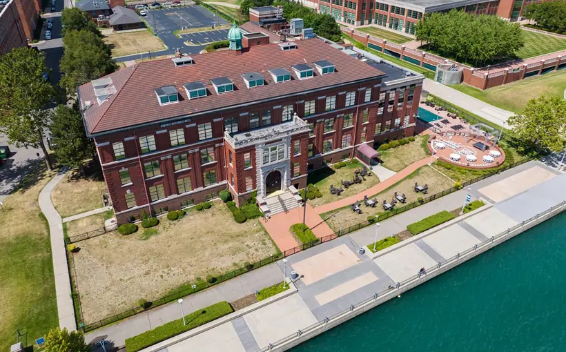 CHI Roberts Riverwalk Hotel 1000 River Place Detroit