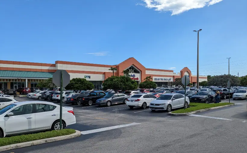Limestone Asset Management and JV partner Orion Real Estate Group have acquired the Colonial Palms Plaza retail center in Miami, FL for $70.5 million.