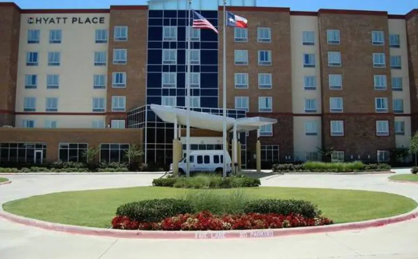 Blue Ocean looking to buy Richardson Hyatt Place for apartment conversion.