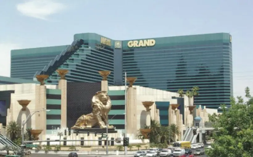 Vici Pays $1.3B for Blackstone's share of two LV hotels