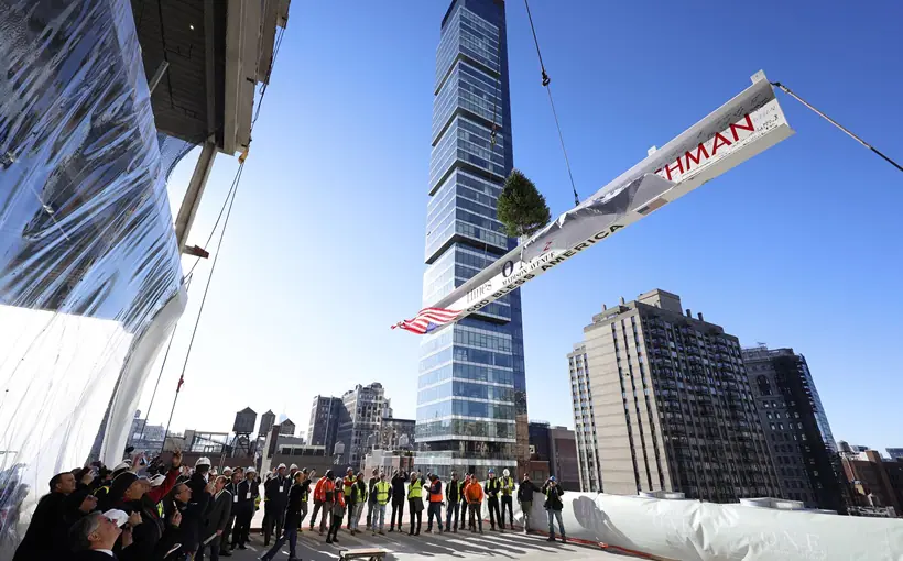NY One Madison Avenue topping out SL Green