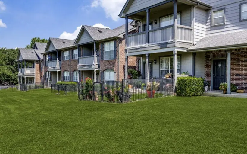 Dallas Investor starting company that invests in doggie amenities