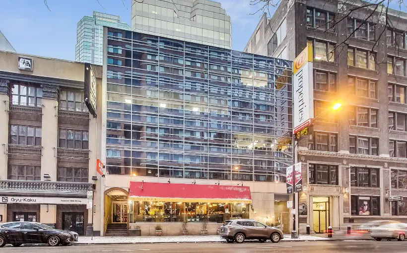 CHI 212 E Ohio St Streeterville Chicago