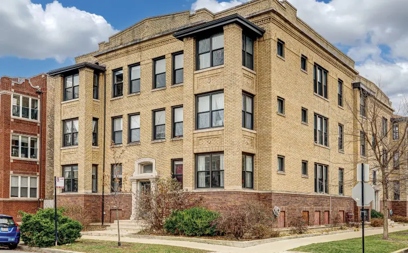 CHI 3055 W Eastwood Ave Chicago