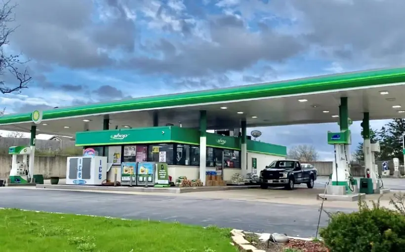 Marcus & Millichap arranged the sale of a BP-branded gas station in Downers Grove, IL to a local limited liability company
