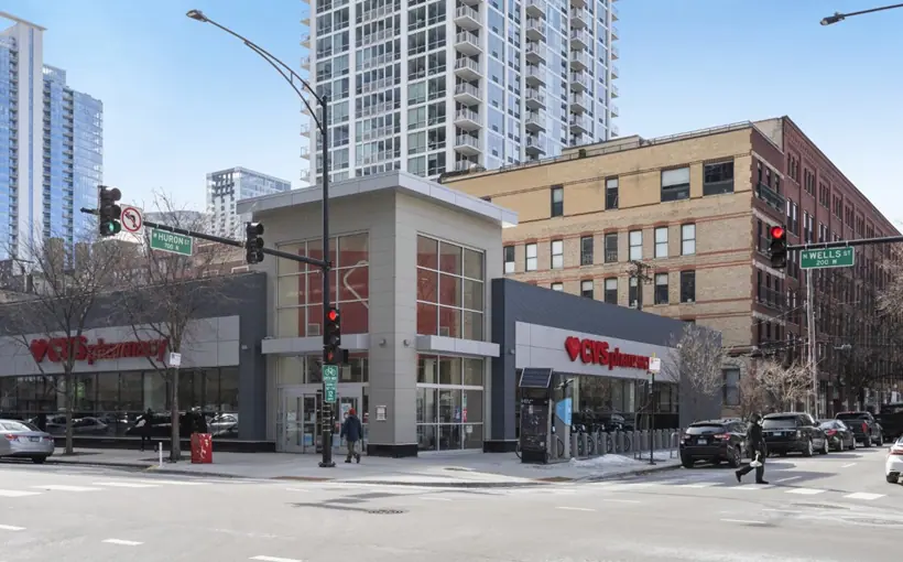 Mid-America Real Estate Corporation recently brokered the sale of a retail property located in Chicago’s River North neighborhood to a California buyer