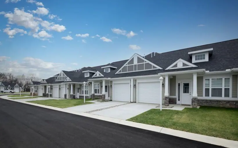 Pembrook Capital Management provided a bridge loan to finance the recapitalization of the Residences at The Greens, a 124-unit multifamily property in Jackson Township, Ohio