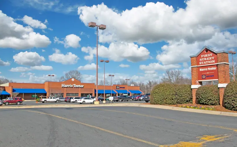 SRS Real Estate Partners has brokered the $2.2-million all-cash sale of First Street Station retail center in Albemarle, NC.