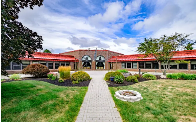 The Maine Arts Academy has purchased the former location of the Maine Veterans’ Homes at 310 Cony Road in Augusta, ME for $3.3 million.