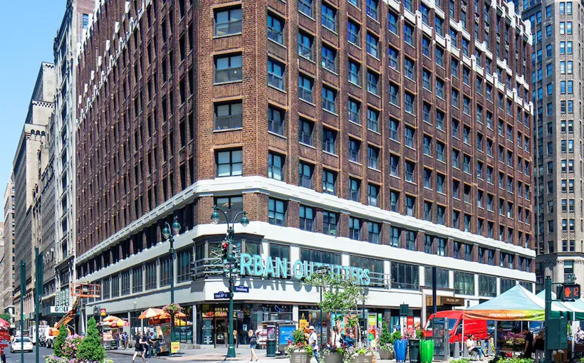 Calzedonia has leased space at Empire State Realty Trust's 1333 Broadway, bringing the retail portion of the property to 100% occupancy