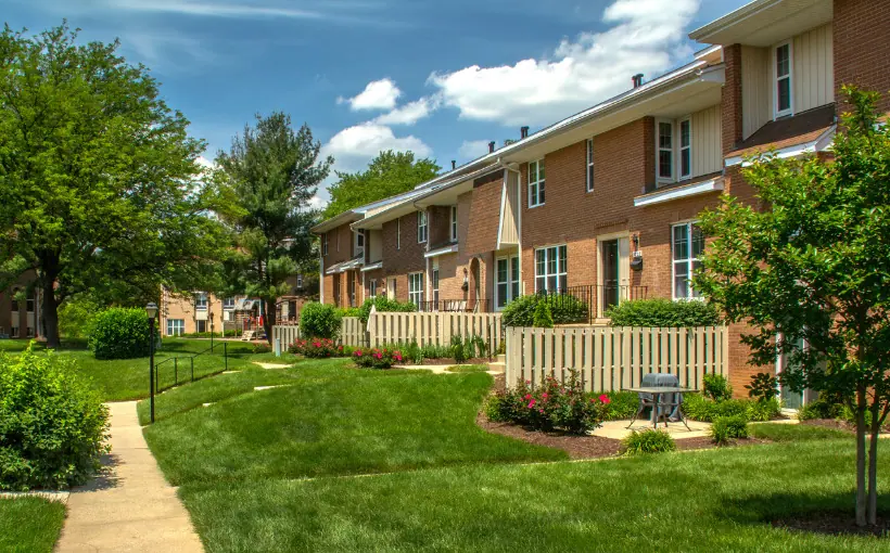 Fairstead and InterVest Capital Partners have acquired Villas at Rockville, a 210-unit rental townhome community in the Shady Grove neighborhood of Rockville, MD.