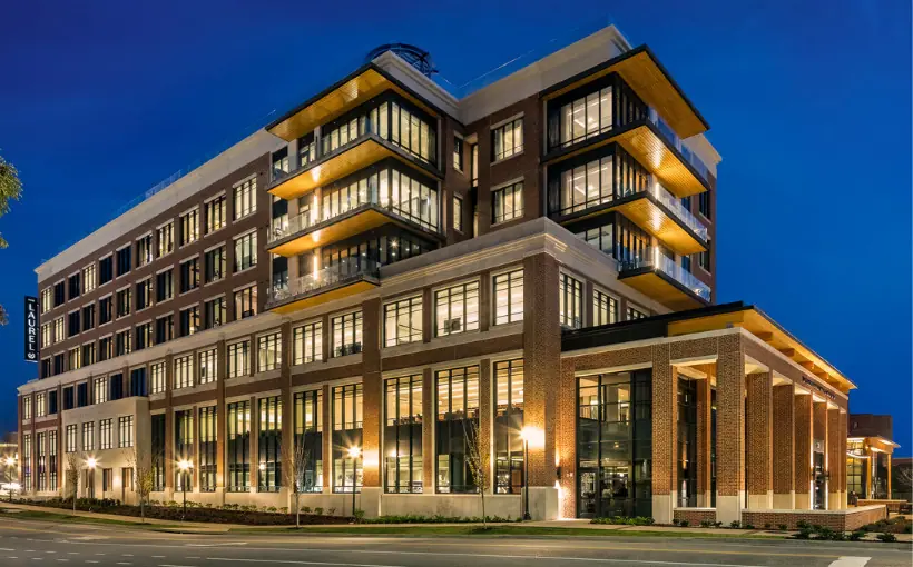Auburn University has completed its new Tony and Libba Rane Culinary Science Center, a 142.000-square-foot learning complex plus hotel, restaurant and food hall.