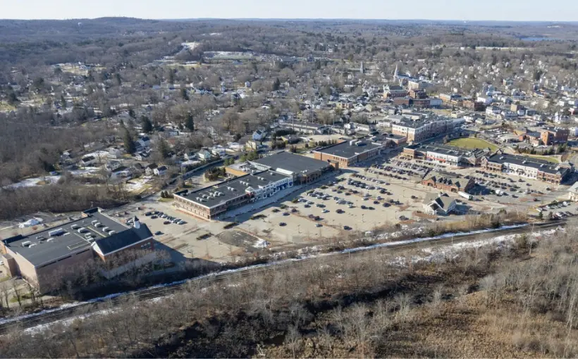 Grossman Development Group has acquired Bay State Commons, a mixed-use 261,672-square-foot development located in downtown Westborough, MA.