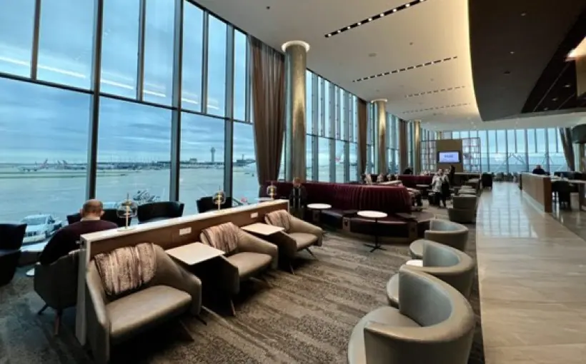CHI View Smart Windows Delta Sky Club at O’Hare Terminal 5