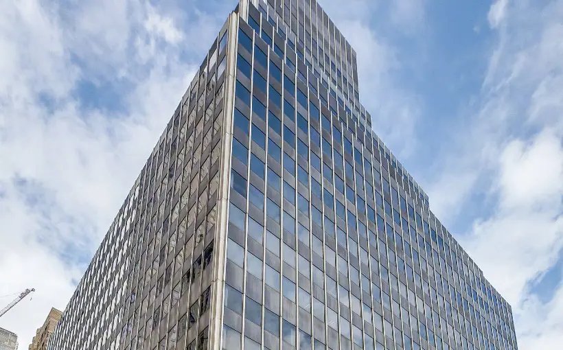 NY 250 Broadway Exterior Manhattan AmTrust RE