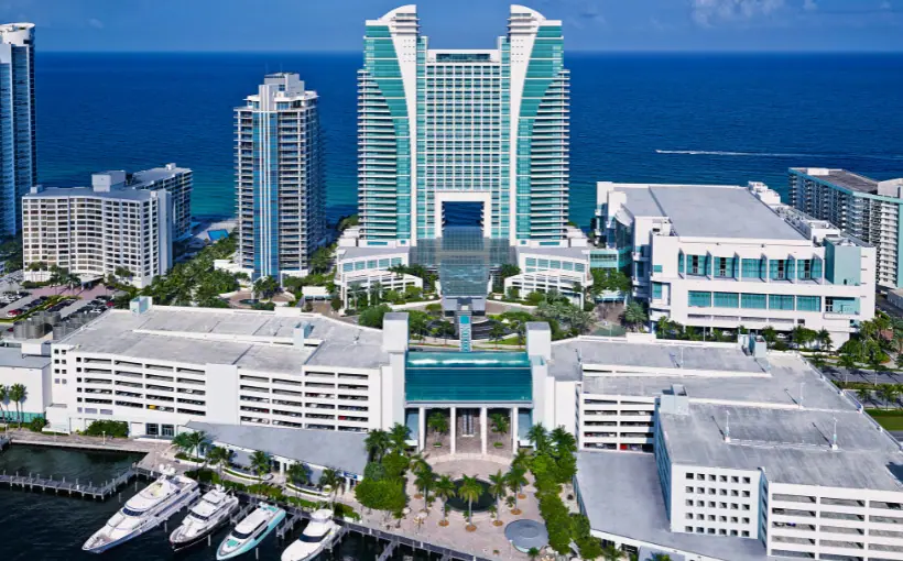 Credit Suisse Asset Management and Trinity Real Estate Investments, LLC have acquired The Diplomat Beach Resort in Hollywood from a Brookfield private real estate fund.