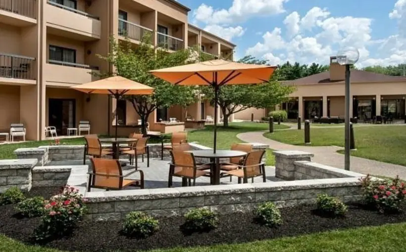 BOS Courtyard by Marriott Philadelphia Willow Grove PA Service Properties Trust