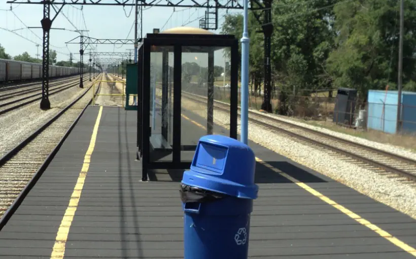 CHI 95th Street Chicago State University station Metra