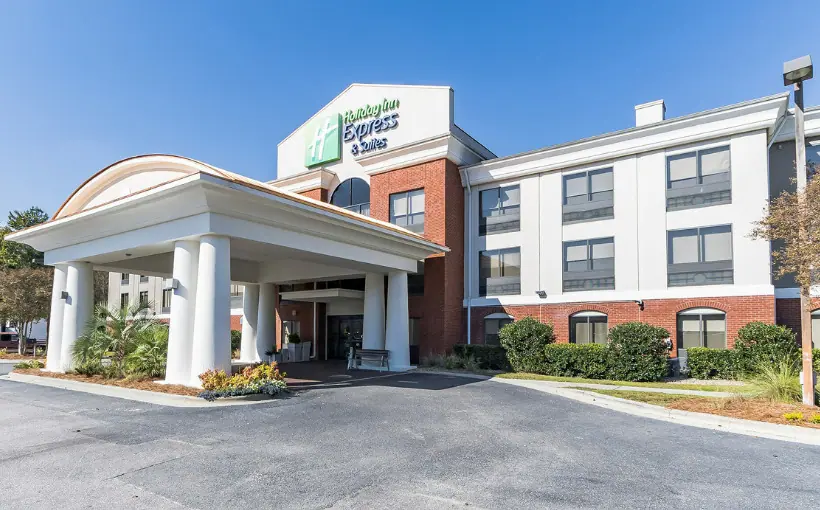 Colliers has facilitated the $10.2-million sale of the Holiday Inn Express & Suites located in Hardeeville.