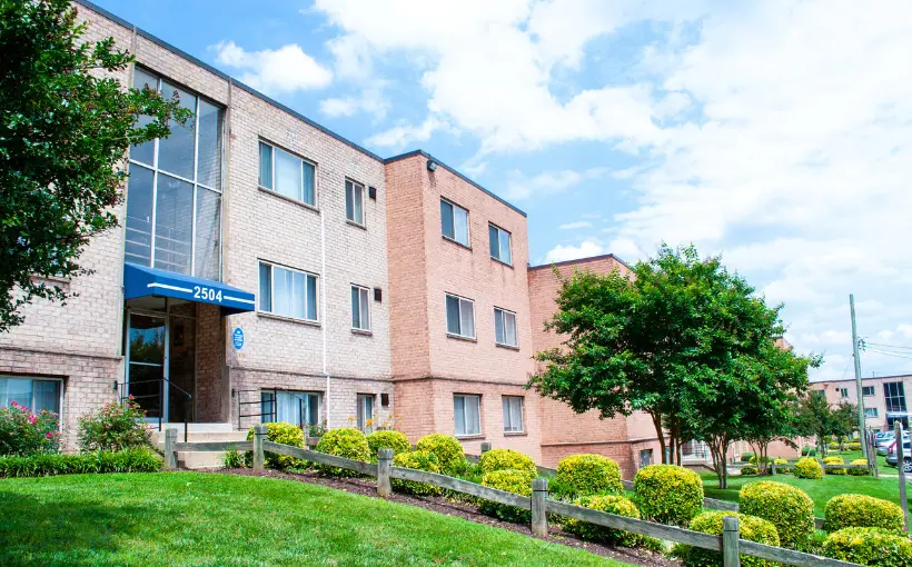 Ernst Equities, LLC has completed its 16.1-million acquisition of Queens Park Plaza, a 94-unit affordable housing asset in Hyattsville, MD.
