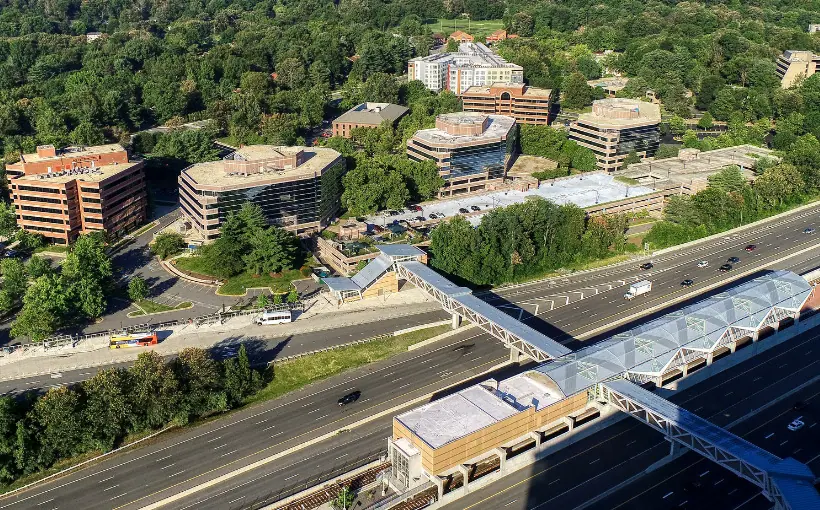 Comstock Holding Companies, Inc. has secured two 10-year lease agreements in the Commerce District of Reston Station on behalf of Comstock Partners, LC.