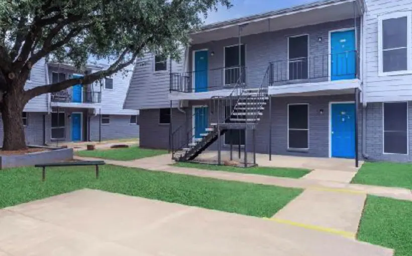 KeyCity buys N. Dallas apartment community, inherits $14M loan.