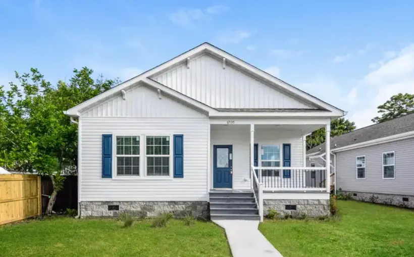 Amherst building modular home factory in Cuero