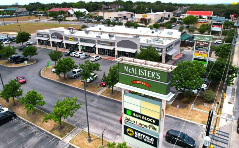 Headwall lnvestments acquires two San Antonio retail centers