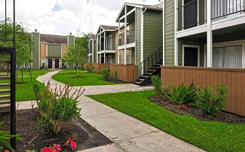 Houston apartment investor defaults on $230M in loans.