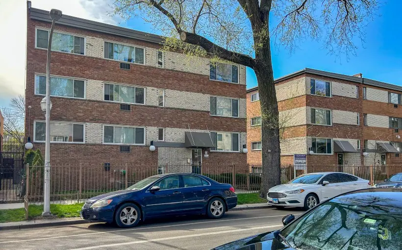 Kiser Group recently listed three multifamily properties for sale in Chicago's Edgewater neighborhood
