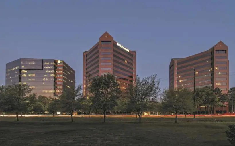 Fluor moves 1,600 employees to Houston