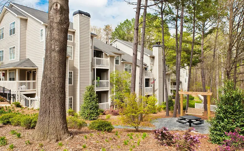 Dwight Capital closed a $45 million HUD 223(f) loan for Kinstone Columns Drive, a 384-unit apartment community located in Marietta, GA