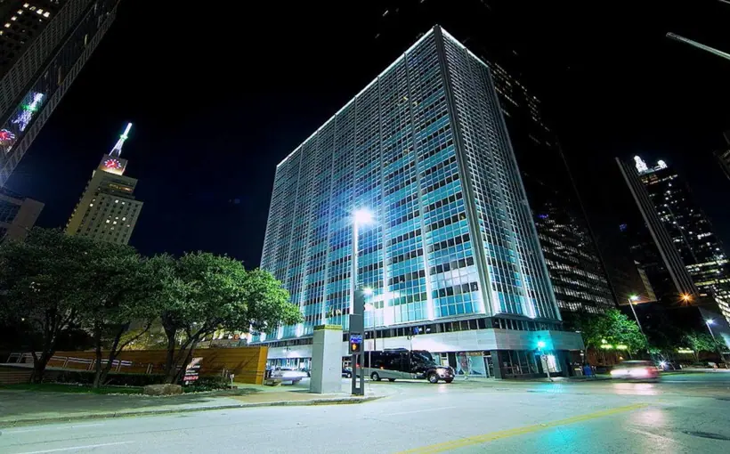 Wolfe Investments converting Plano office to apartments