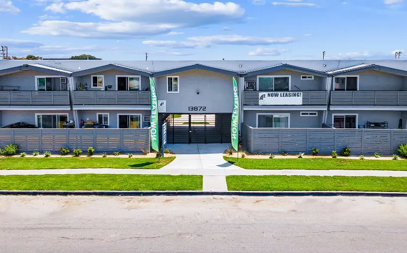CBRE arranged the sale of a 30-unit apartment community in Westminster, CA to a private investor for $465 per square foot