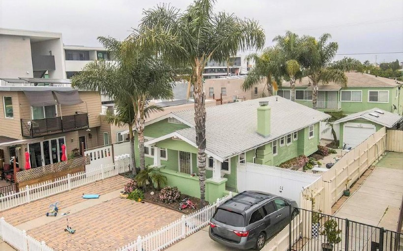 Marcus & Millichap closed the sale of a four-unit apartment property located in San Diego's North Park neighborhood to a private investor