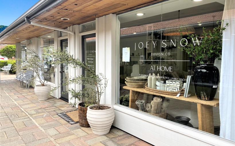 Urban Property Group arranged leases for Village Florist Co., San Diego Golf Carts and Joey Snow Design Co. at Carlsbad Arcade in Carlsbad, CA