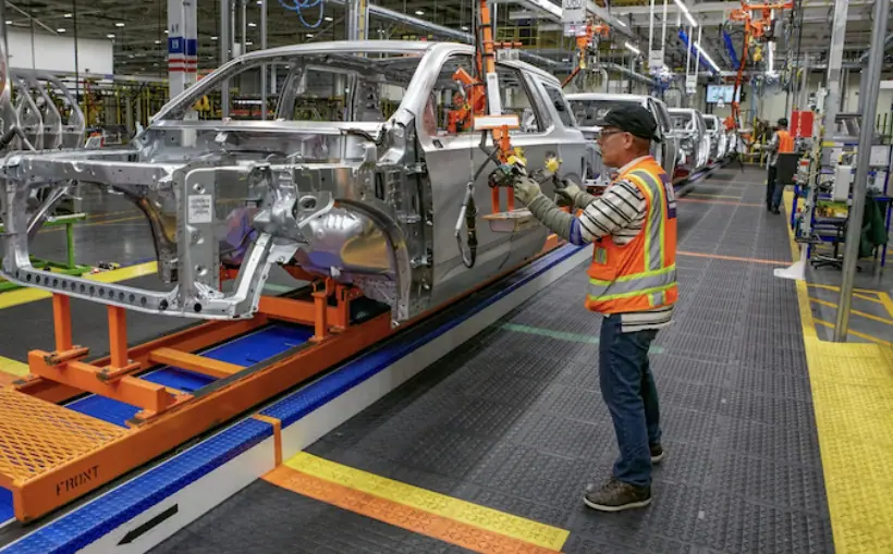 GM to invest $500M in Arlington SUV plant