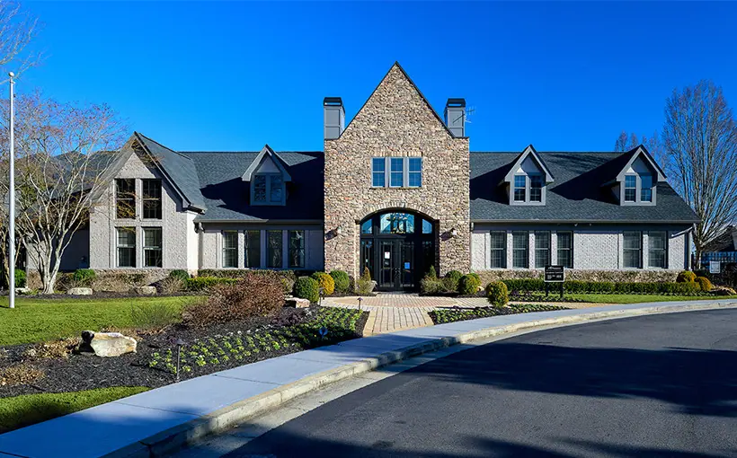 Cushman & Wakefield has arranged the $91 million sale of a 333-unit multifamily community in Duluth, GA to Olen Properties