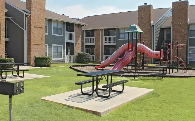 TwoTen picks SA Riverbend Apartments