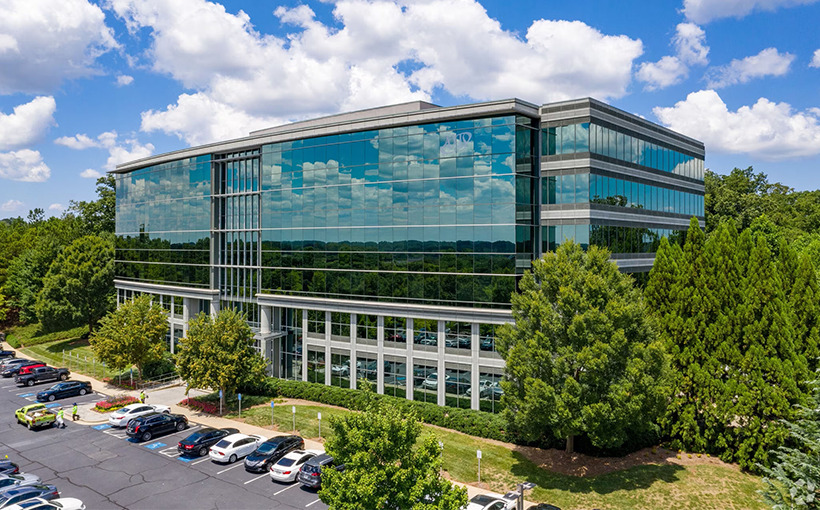 Royal Ridge, a 160,539-square-foot office building on 13.2 acres adjacent to Northside Hospital, has been purchased by Lockwood Development Partners for $21.1 million