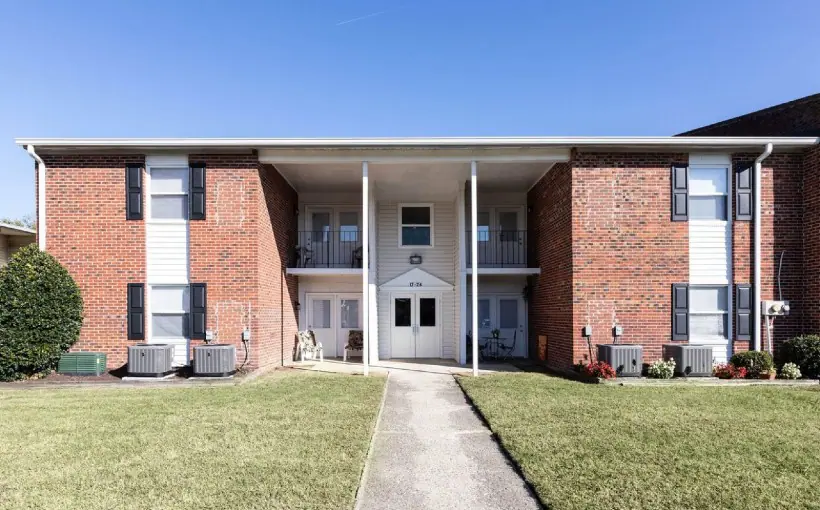 carson-square-apartments-hampton-va-building-photo