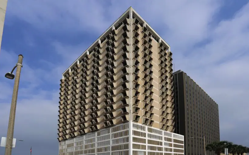 Empty Corpus Christi high-rise offices to become apartments.