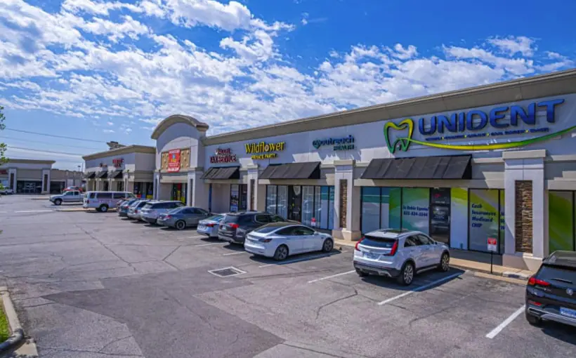 Whitestone REIT unloads 2 Houston strip centers