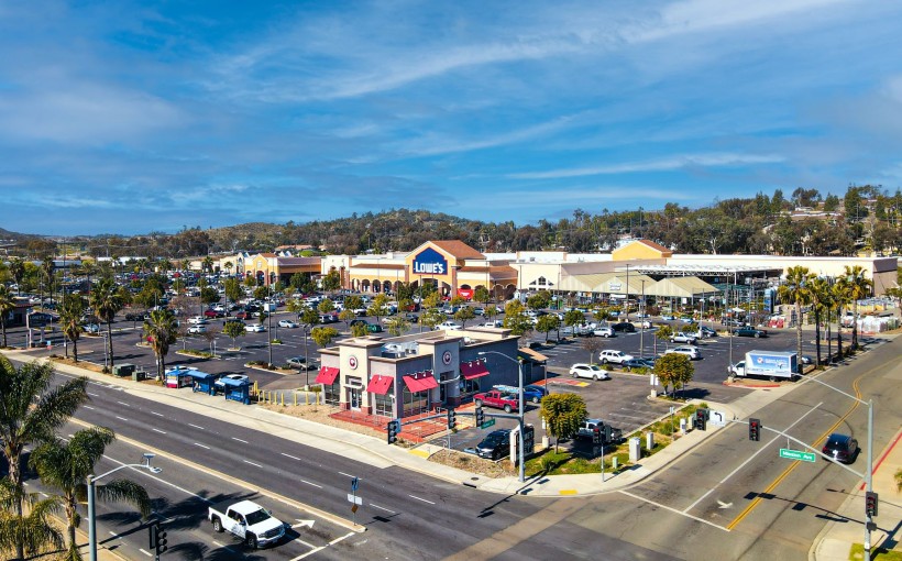 CA Lowes Anchored Center Escondido