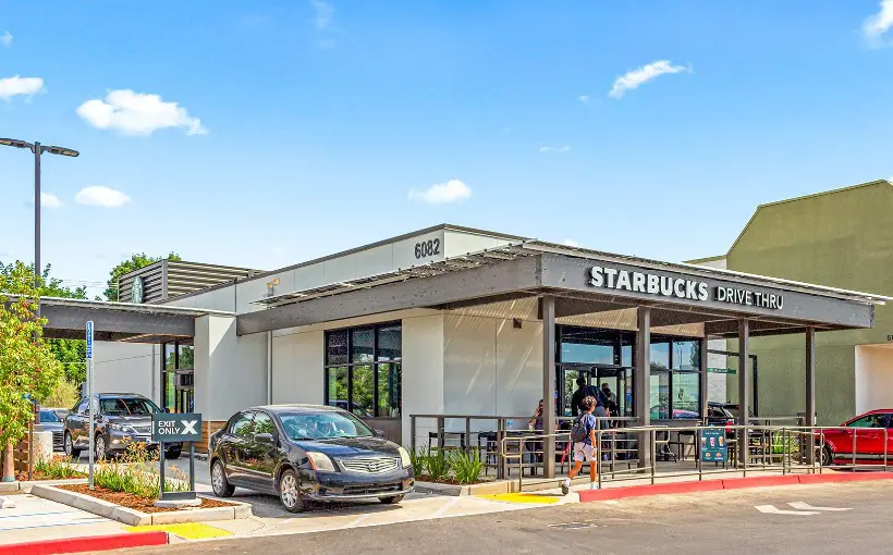 CA Starbucks Drive-Thru Fresno