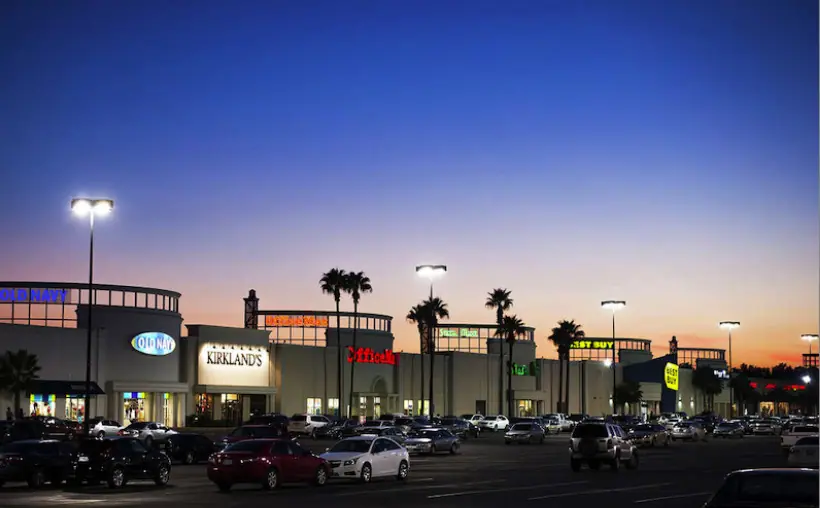 JLL gets listing of Houston's top mall